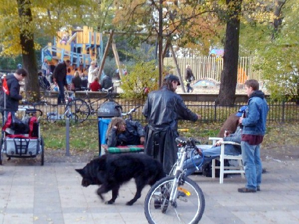 Lebensmittelpunkt Helmholtzplatz 2011 - Foto: Stefan Schneider